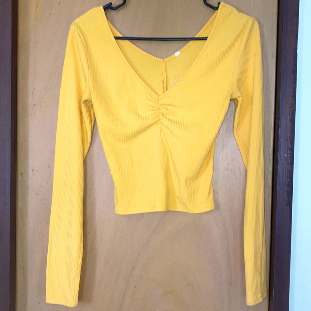 Pacsun x small yellow long sleeve crop top